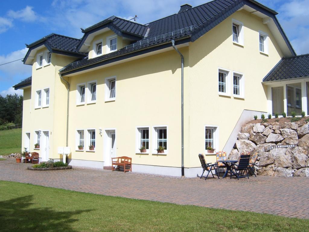 Ferienwohnung Mastiaux Mirbach Esterno foto